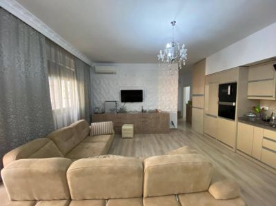 Albánsko, Moderne zariadený 3-izbový byt v časti Golem - 2