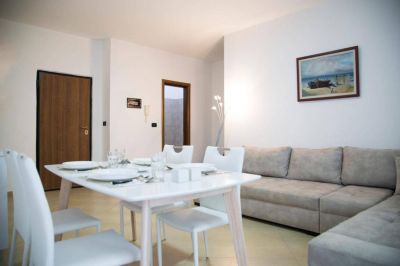 Albania, 3-room apartment directly on the beach in Qerret