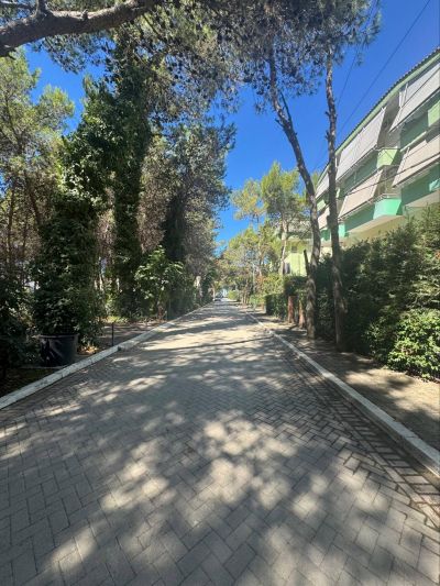 1+1 Apartment in a gated complex with a private place on the beach