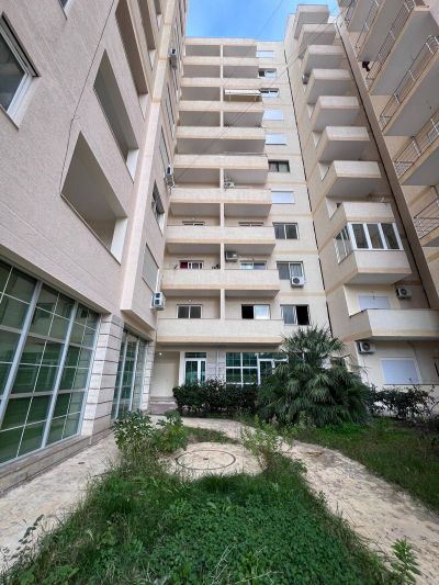 Apartment in the second row from the beach for a great price!