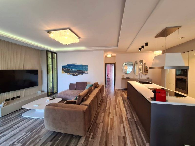 Albania, Charming 3-room apartment in a new building - 2