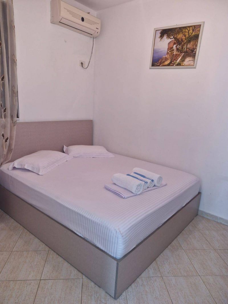 Na predaj 2+1 apartmán s pozemkom so zeleňou - 1