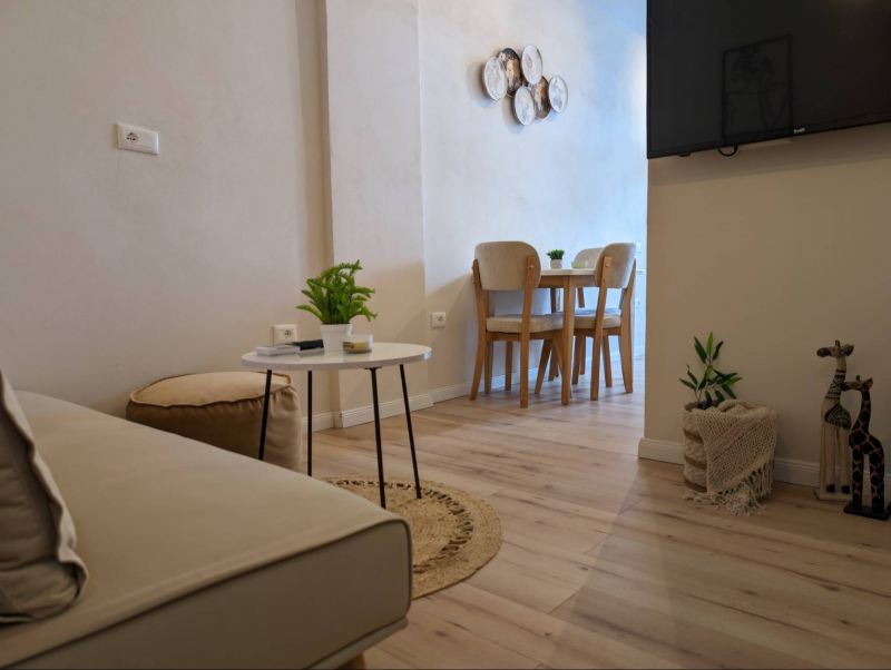 Stylish 1+1 apartment with a balcony in Golem - 2
