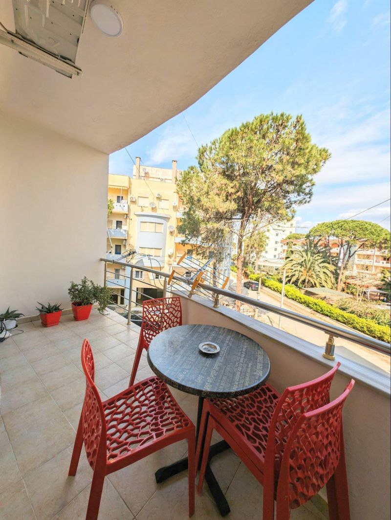 Stylish 1+1 apartment with a balcony in Golem - 14