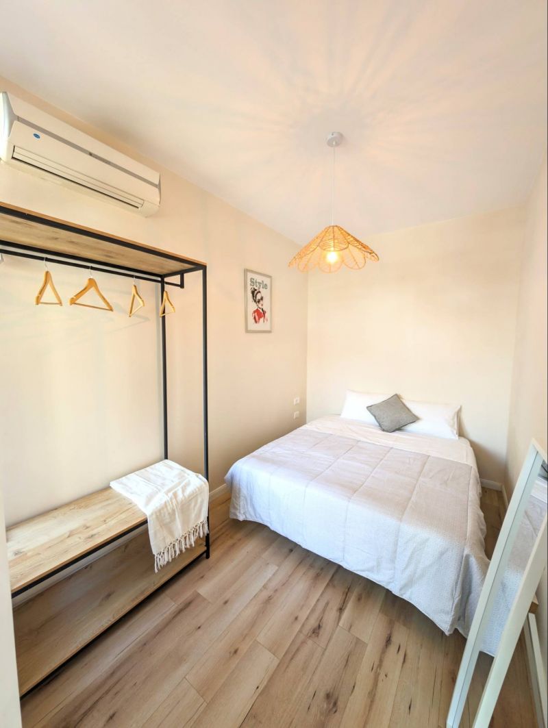 Stylish 1+1 apartment with a balcony in Golem - 11