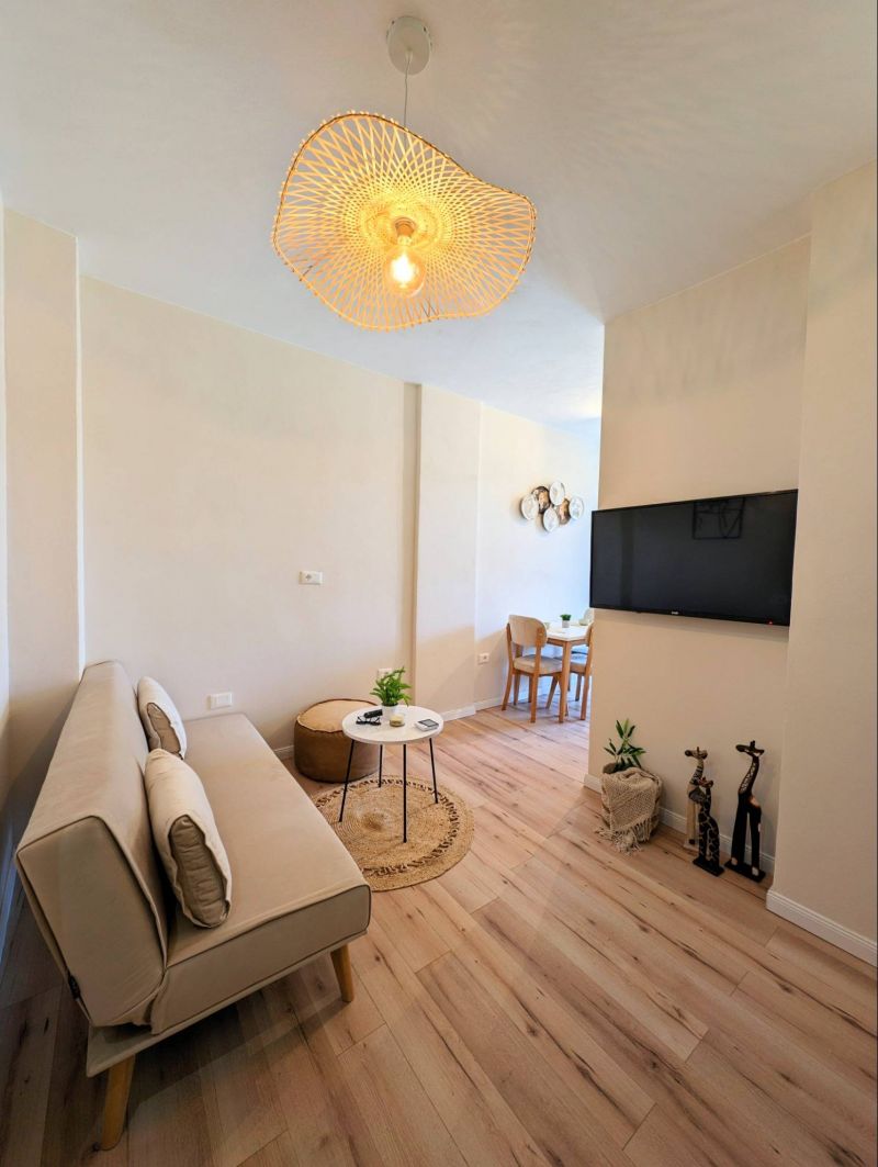 Stylish 1+1 apartment with a balcony in Golem - 6