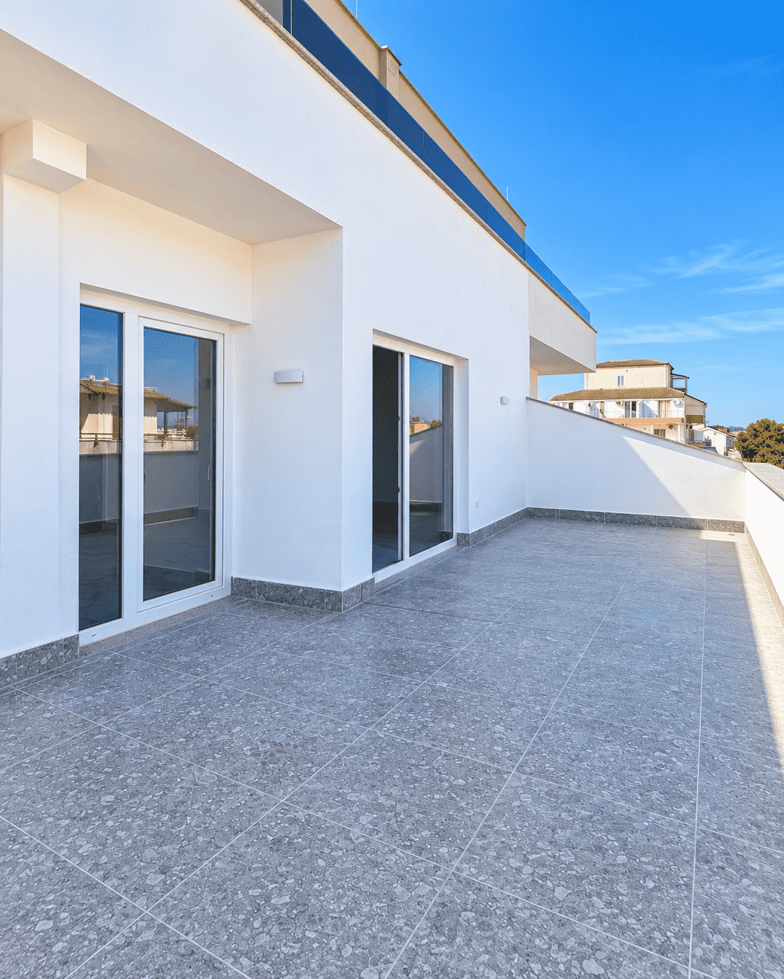 Golem - priestranný 3-izbový apartmán s výhľadom na more a veľkou terasou - 2