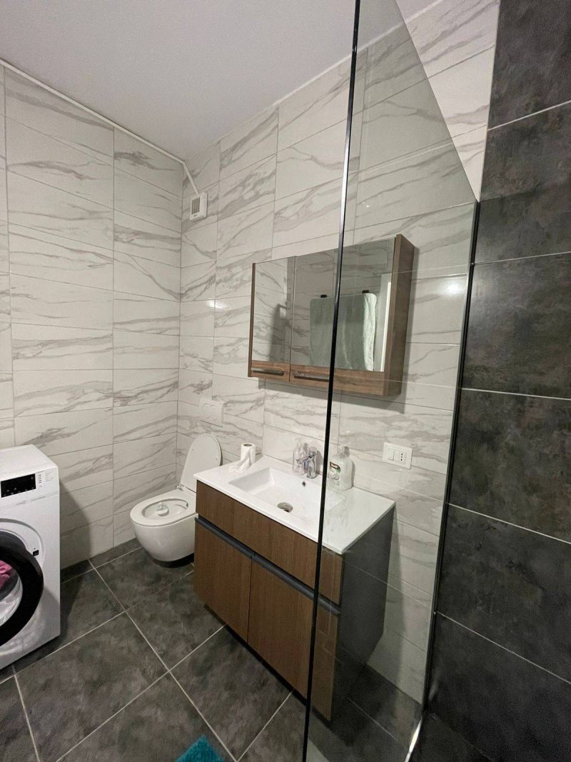 Priestranný, novozariadený 2+1 apartmán pri mori - 14