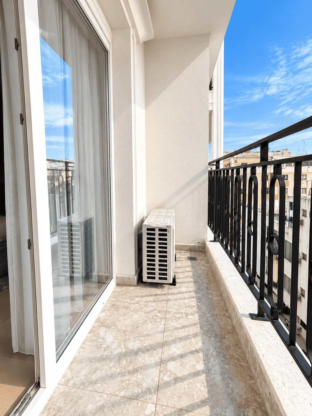 Golem, stylish studio apartment in a hotel complex - fully furnished, with balcony - 9