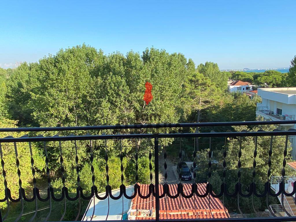 Albania, 3-room apartment in Iliria