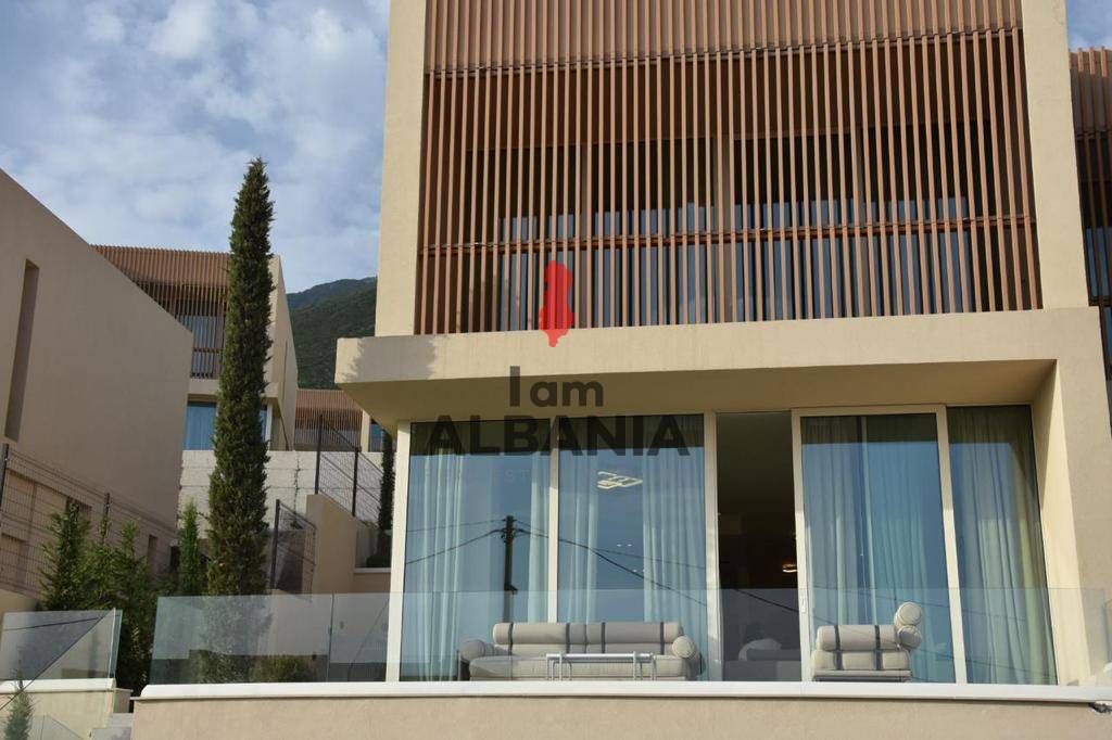 Albánsko, Luxusná vila v top lokalite