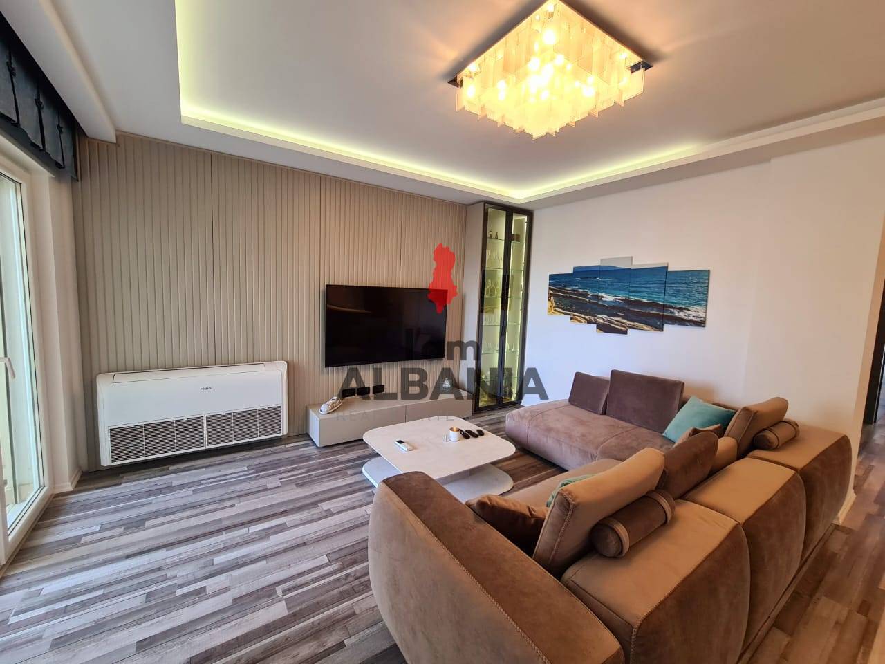 Albánsko, Očarujúci 3 izbový byt v novostavbe