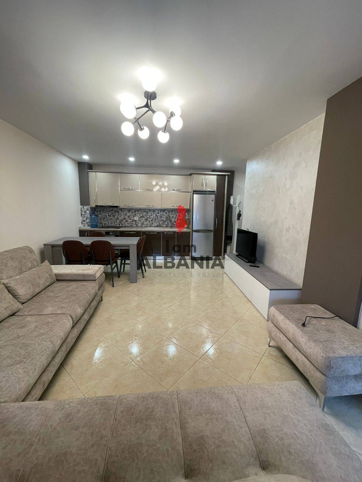 Albánsko, 2-izbový byt o výmere 70 m2