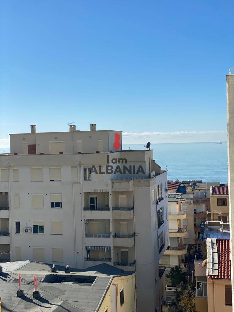 Apartment on the seventh floor with a view of the sea